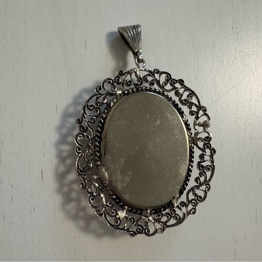 Vintage Floral Hand Embroidered Petit Point Oval Pendant Filigree Necklace - Picture 4 of 5